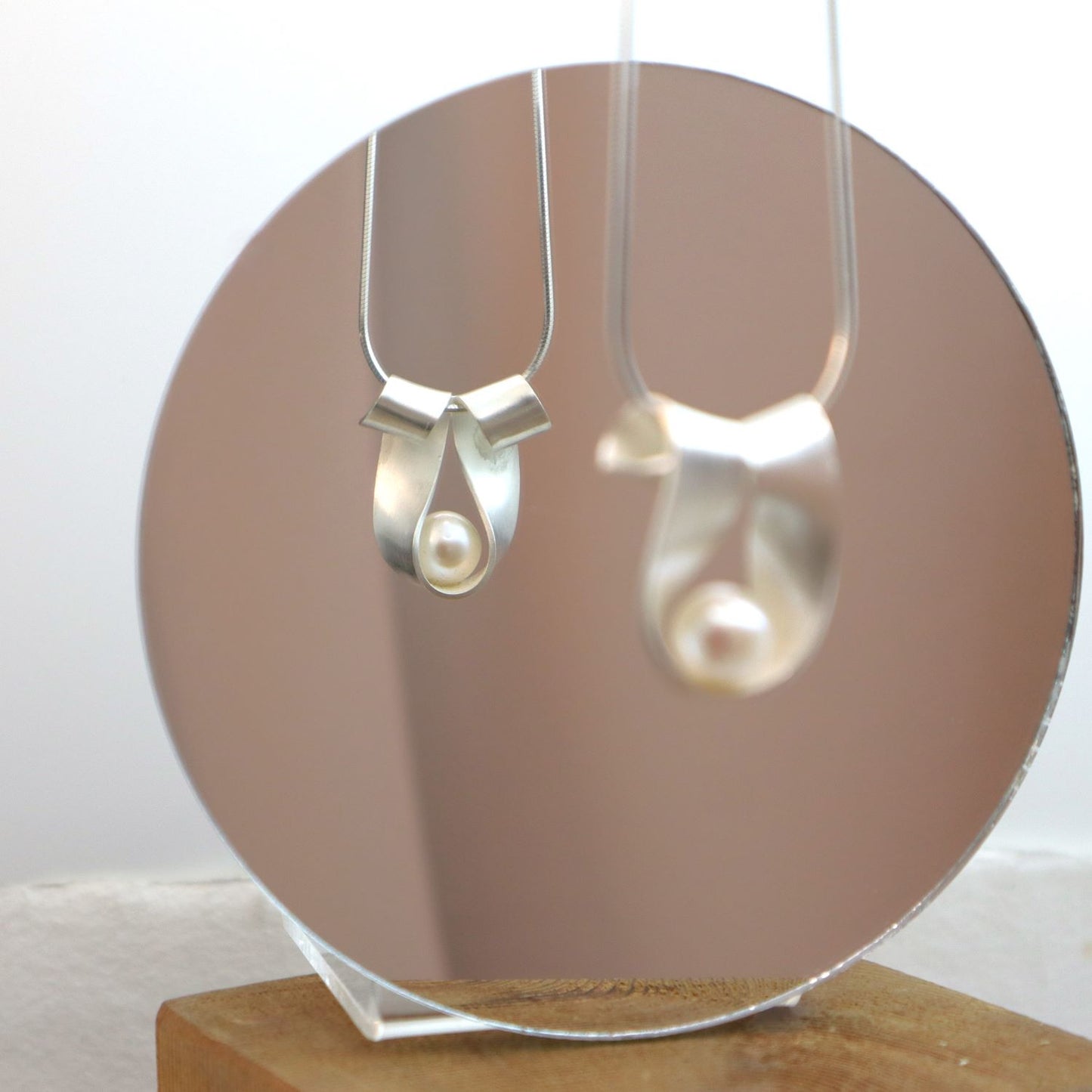 Ribbon Pendant with Freshwater Pearl - Large