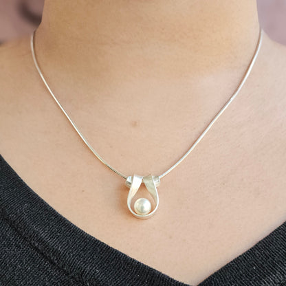 Ribbon Pendant with Freshwater Pearl - Small
