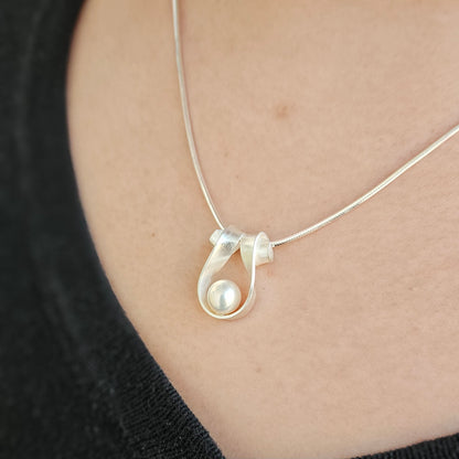 Ribbon Pendant with Freshwater Pearl - Small
