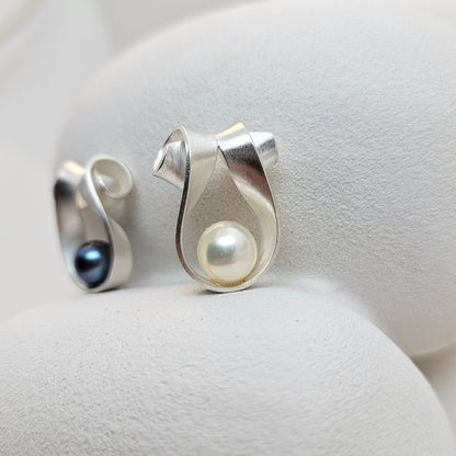 Ribbon Pendant with Freshwater Pearl - Small