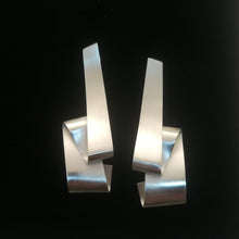 Load image into Gallery viewer, Cascade Stud Earrings No. 04
