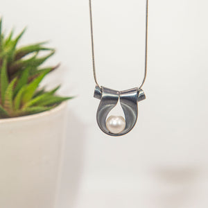 Ribbon Pendant with Freshwater Pearl