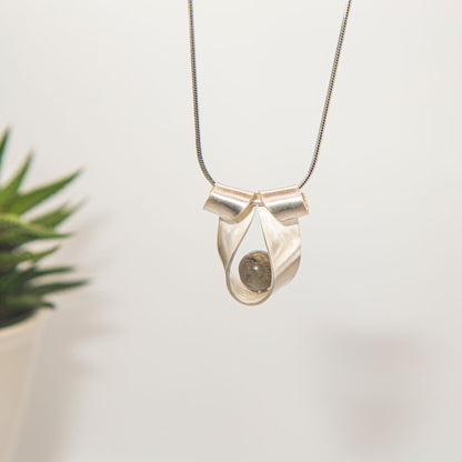 pearl necklace, freshwater pearl pendant, silver pendant, contemporary jewelry, art jewellery, knot pendant, 