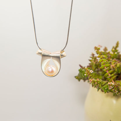 Ribbon Pendant with Freshwater Pearl