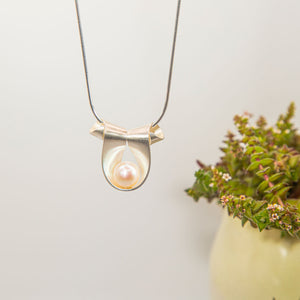 Ribbon Pendant with Freshwater Pearl