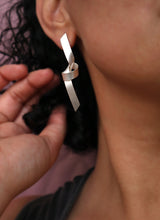 Load image into Gallery viewer, Knotty Earrings No. 03
