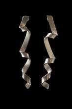 Load image into Gallery viewer, Ribbon Earrings No. 04
