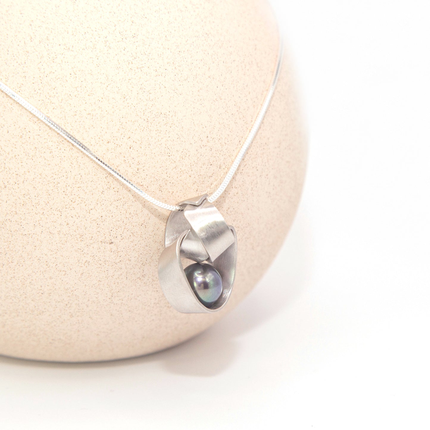pearl necklace, Black pearl pendant, silver pendant, contemporary jewelry, art jewellery, knot pendant, 